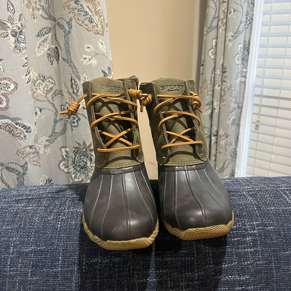 Sperrys- olive and brown- women’s 8.5